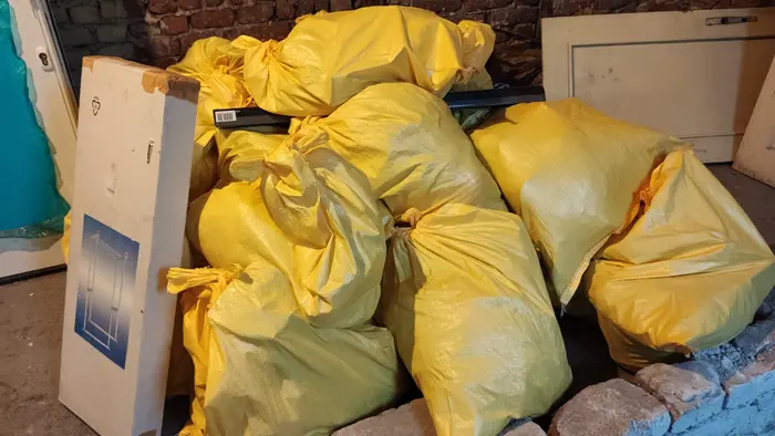 Помощ от професионалисти за извозване на боклуци